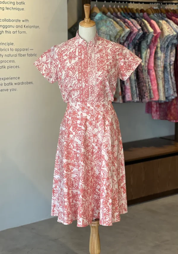 AD810AC3-BC63-4FFB-A6AA-F829A81A7C17 Ayu Set 12 Ayu Set (Minah Top + Ayu Lady Batik Midi Wavy Skirt)